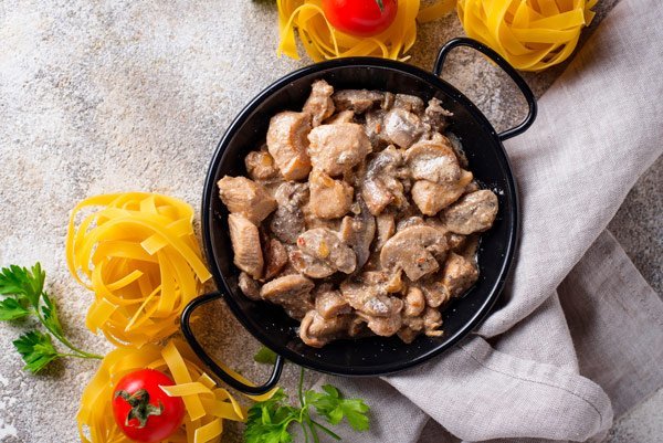 Agnello ai funghi cardoncelli